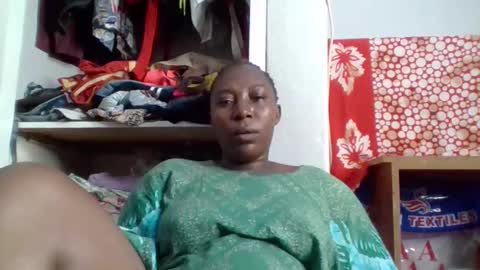 Noreen Kennth and Emilly online show from 11/01/25, 06:43