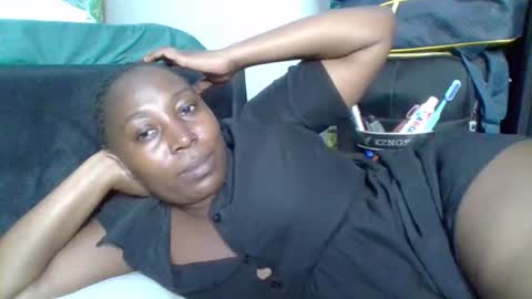 Noreen Kennth and Emilly online show from 11/09/25, 08:18