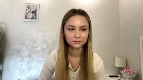 Snapshot of aleshiavavro chatting on 03/25/26, 08:20 Alesh online show from 03/25/26, 08:20