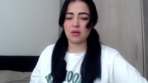 Snapshot of aleska__bell chatting on 02/18/25, 02:59 Aleska online show from 02/18/25, 02:59