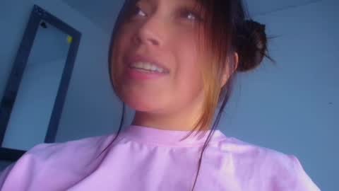 QUEEN OFF MILk  IM BACK  15 NOV online show from 03/05/25, 11:16