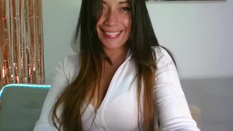 QUEEN OFF MILk  IM BACK  15 NOV online show from 11/29/25, 05:21