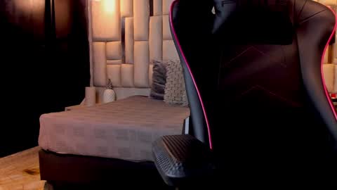 Snapshot of aless_king chatting on 12/13/24, 09:41 Alessandro King online show from 12/13/24, 09:41