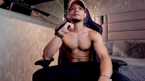 Snapshot of aless_king chatting on 12/29/24, 04:08 Alessandro King online show from 12/29/24, 04:08