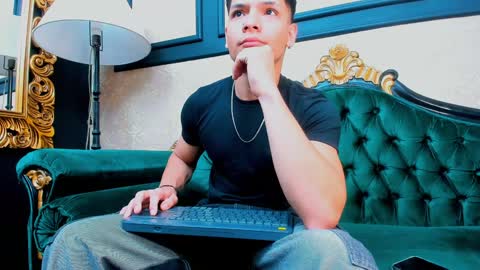 Snapshot of aless_king chatting on 01/12/25, 11:39 Alessandro King online show from 01/12/25, 11:39