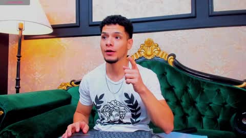 Snapshot of aless_king chatting on 01/26/25, 12:22 Alessandro King online show from 01/26/25, 12:22