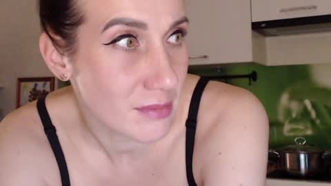 Snapshot of alessandra_foxy chatting on 02/10/25, 04:25 Sandra online show from 02/10/25, 04:25