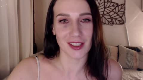 Snapshot of alessandra_foxy chatting on 02/27/25, 04:43 Sandra online show from 02/27/25, 04:43