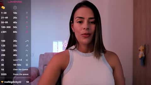 Snapshot of alessandramoreli chatting on 09/29/25, 07:40 AlessandraMoreli Its my birthday online show from 09/29/25, 07:40