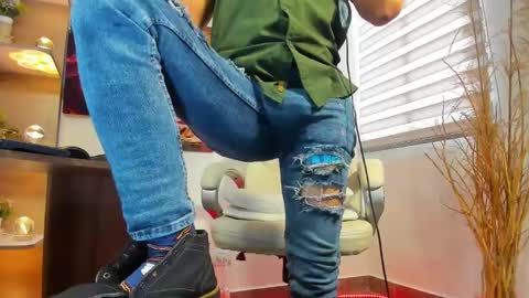 ALESSANDRO  WYE online show from 02/19/25, 05:06