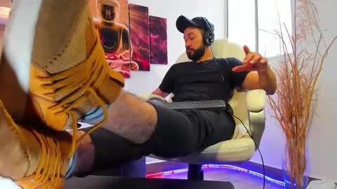 ALESSANDRO  WYE online show from 02/25/25, 09:13