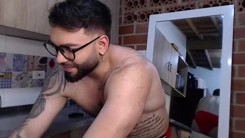 Snapshot of alessandro_alcala chatting on 09/09/25, 02:22 Alessandro online show from 09/09/25, 02:22