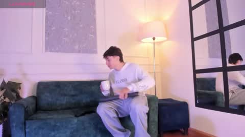 Alessandro Dybala online show from 11/18/25, 12:31