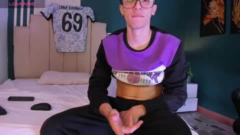 Alessandro Dybala online show from 11/21/25, 12:26