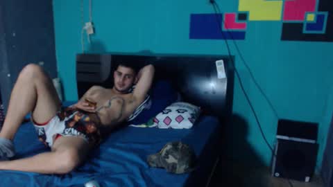 Snapshot of alessandrobooy chatting on 12/15/25, 04:28 alessandro online show from 12/15/25, 04:28