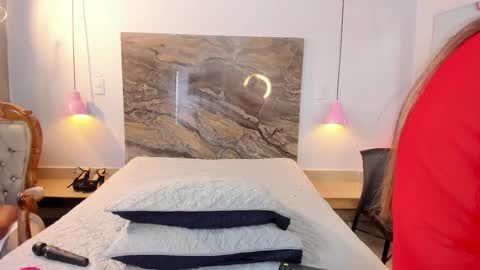 Alessia  online show from 10/25/25, 08:36