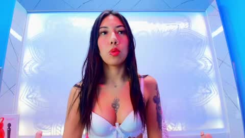 Snapshot of alessia_clarky chatting on 05/10/26, 01:44 Alessia Clarky online show from 05/10/26, 01:44