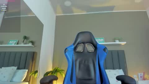 Snapshot of alessia_leroy chatting on 03/10/26, 08:25 A L E S S I A online show from 03/10/26, 08:25