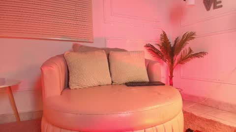 Alejandra  online show from 10/24/25, 01:29