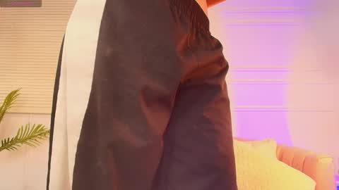 Alejandra  online show from 12/02/25, 12:32