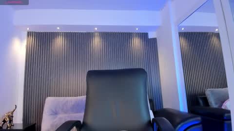 Alessia  Everyday From 0530 to 1430 Col Time online show from 11/26/25, 11:44