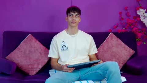 Alessio online show from 11/28/25, 12:19