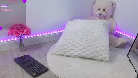 Snapshot of alessyaaa chatting on 03/11/26, 12:11 Ale online show from 03/11/26, 12:11