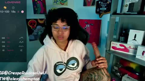 Snapshot of alesyahampton chatting on 02/14/25, 01:45 Crespa Ruidosa online show from 02/14/25, 01:45