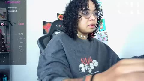 Snapshot of alesyahampton chatting on 09/19/25, 03:24 Crespa Ruidosa online show from 09/19/25, 03:24