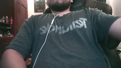 Snapshot of alevil_97 chatting on 05/30/26, 04:09 Alejo online show from 05/30/26, 04:09