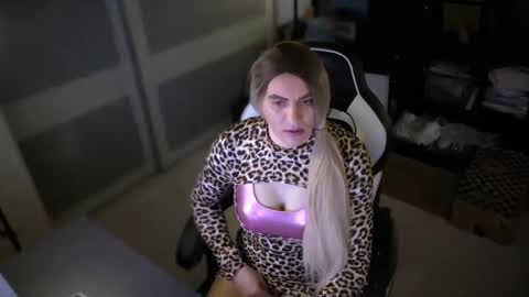 Snapshot of alevsandra87 chatting on 04/30/26, 10:14 Leyla Leg online show from 04/30/26, 10:14