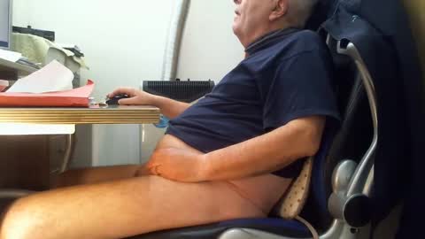 Snapshot of alex47100 chatting on 01/30/25, 09:04 alex47100 online show from 01/30/25, 09:04