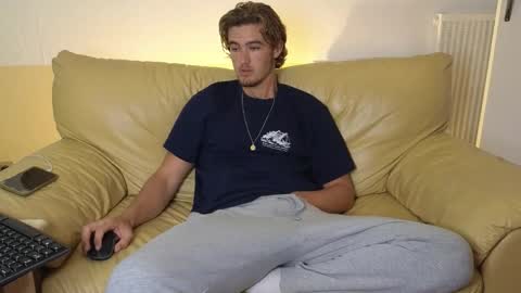 Alex83530 online show from 10/23/25, 08:02