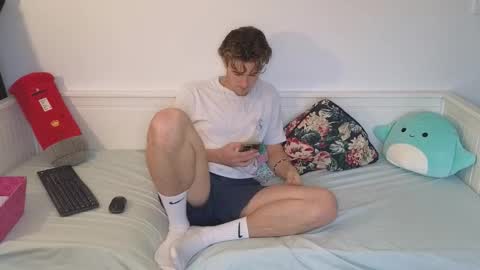 Snapshot of alex83530 chatting on 12/21/25, 09:27 Alex83530 online show from 12/21/25, 09:27