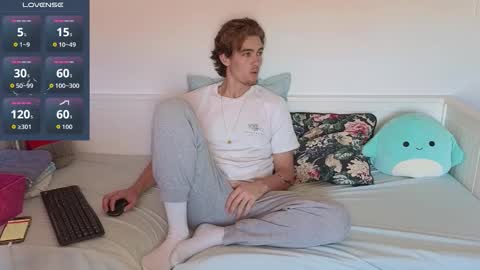 Snapshot of alex83530 chatting on 02/25/26, 02:59 Alex83530 online show from 02/25/26, 02:59