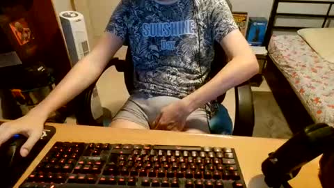 Snapshot of alex97420 chatting on 11/15/25, 07:43 Alex online show from 11/15/25, 07:43