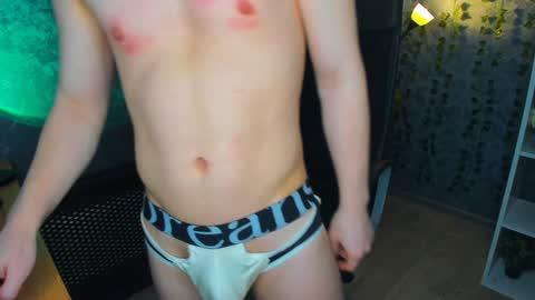 Snapshot of alex__sweet chatting on 01/31/25, 12:40 your Alex online show from 01/31/25, 12:40