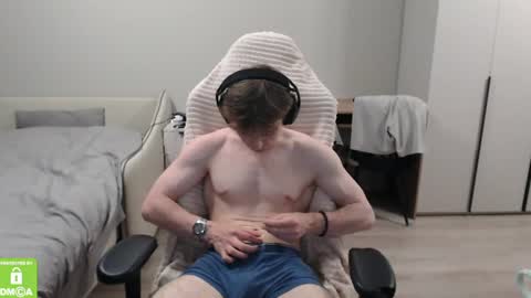 Snapshot of alex_gotcha chatting on 07/25/26, 05:43 Alex online show from 07/25/26, 05:43