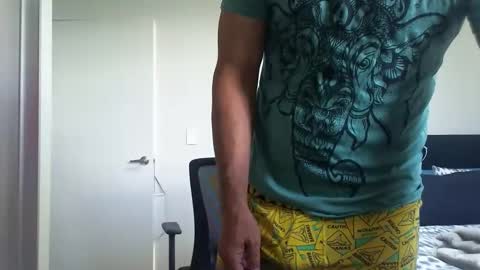 Snapshot of alex_malaka2005 chatting on 03/22/26, 10:24 Alex online show from 03/22/26, 10:24