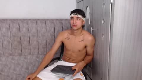 alex online show from 05/04/26, 09:33