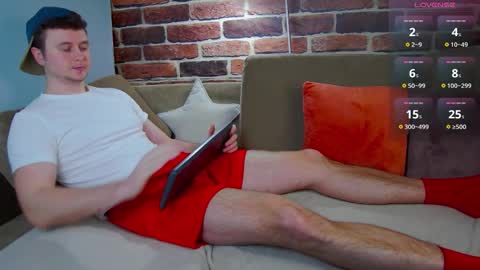 Snapshot of alex_onelove chatting on 03/21/26, 06:40 Alex online show from 03/21/26, 06:40