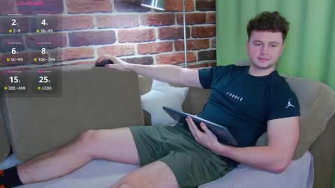 Snapshot of alex_onelove chatting on 04/21/26, 06:52 Alex online show from 04/21/26, 06:52