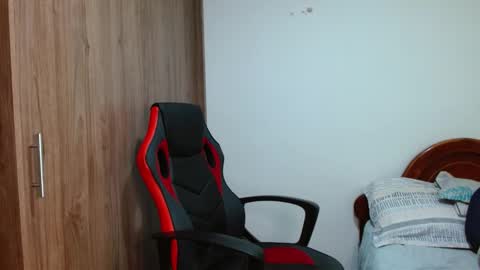 Snapshot of alex_parker07 chatting on 12/17/24, 10:22 Alex Parker online show from 12/17/24, 10:22