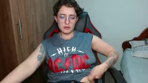 Snapshot of alex_parker07 chatting on 01/10/25, 04:01 Alex Parker online show from 01/10/25, 04:01