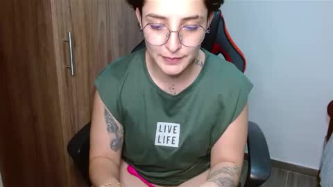 Snapshot of alex_parker07 chatting on 01/24/25, 04:05 Alex Parker online show from 01/24/25, 04:05