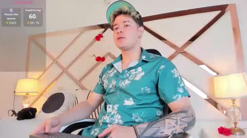 Snapshot of alex_pierce_ chatting on 02/16/26, 07:32 Alex online show from 02/16/26, 07:32