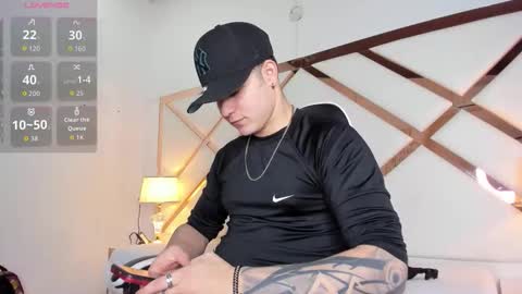 Snapshot of alex_pierce_ chatting on 02/18/26, 07:10 Alex online show from 02/18/26, 07:10