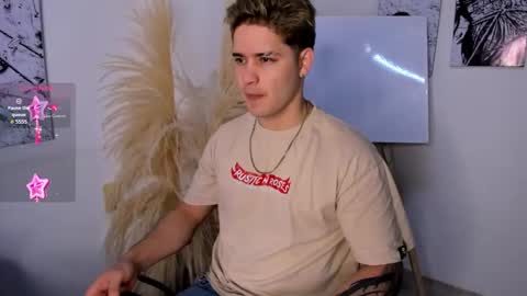 Snapshot of alex_pierce_ chatting on 03/18/26, 07:50 Alex online show from 03/18/26, 07:50