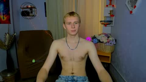 Snapshot of alex_reeding chatting on 04/30/26, 05:47 Alex online show from 04/30/26, 05:47