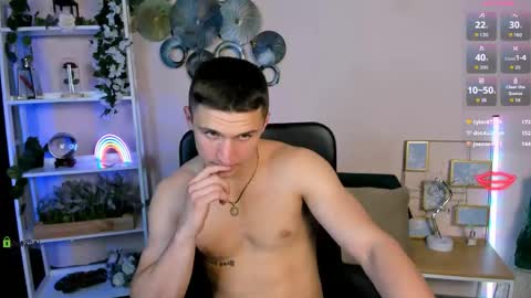 Snapshot of alex_reeding chatting on 05/19/26, 02:29 Alex online show from 05/19/26, 02:29